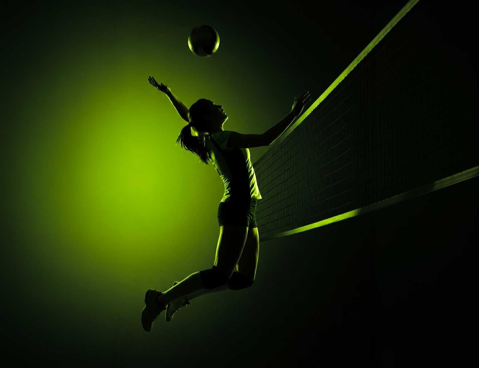 Atleta di pallavolo in azione